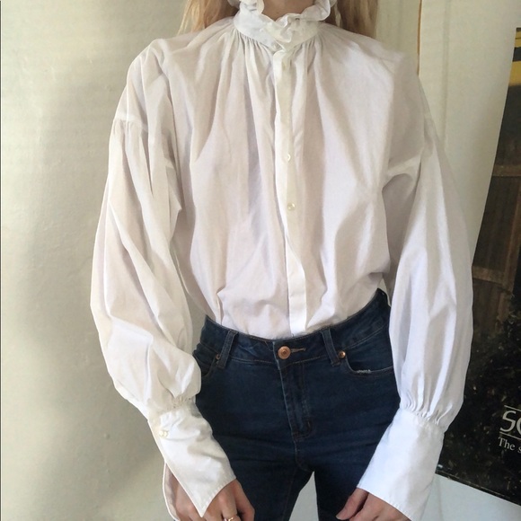 puffy collar shirt
